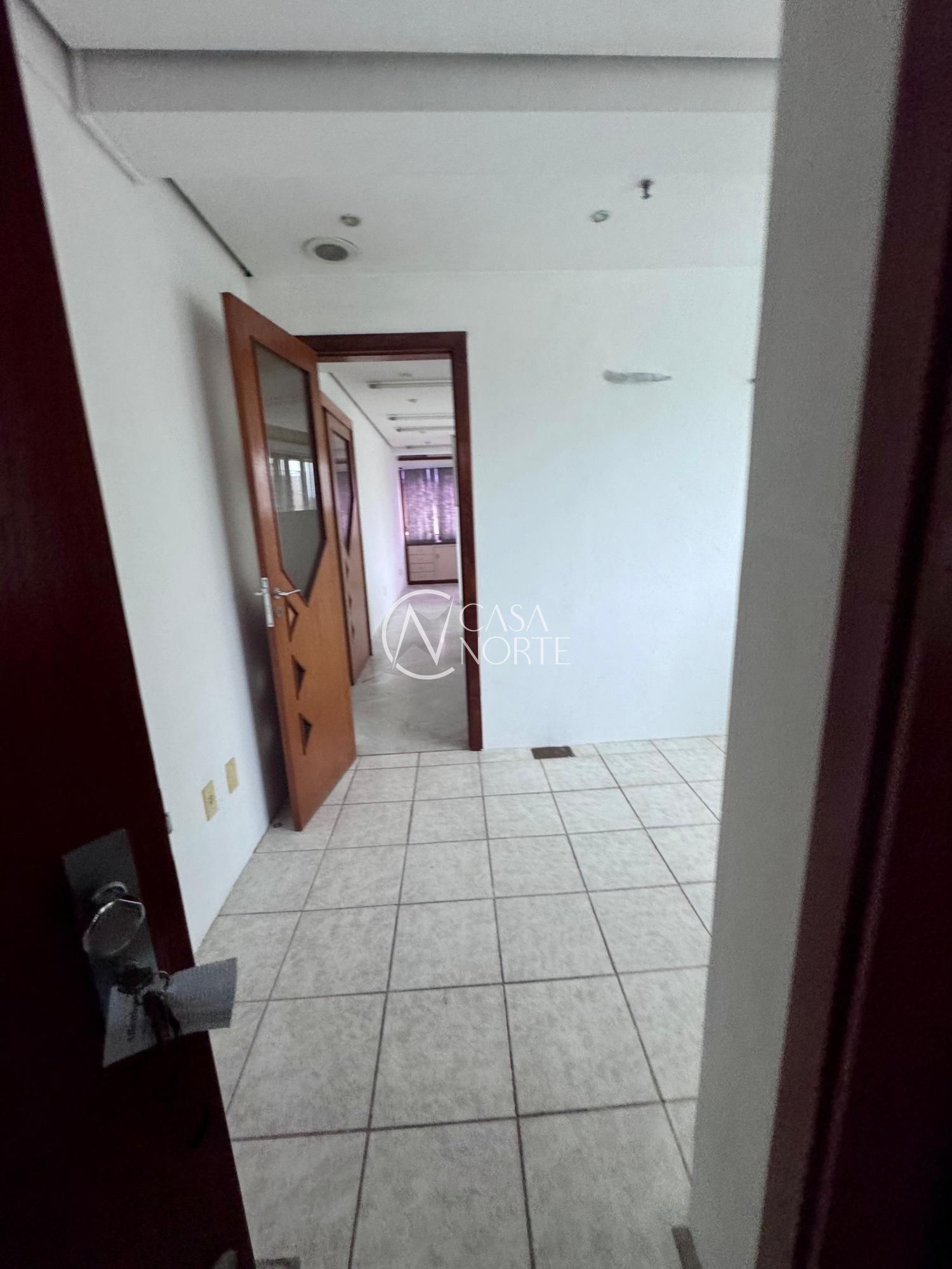 Sala Comercial à venda com 3 quartos, 46m², 1 vaga, Rua General João Telles no bairro Bom Fim em Porto Alegre