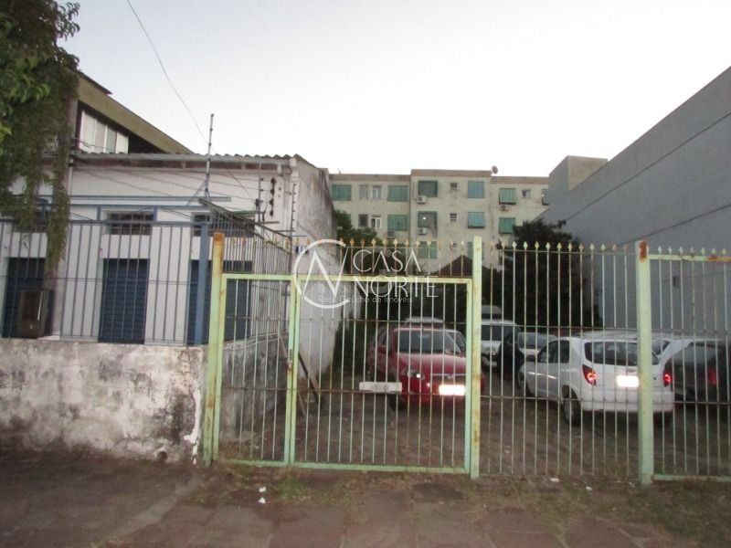 Terreno à venda  com 842m², Rua Vinte e Cinco de Julho no bairro Santa Maria Goretti em Porto Alegre