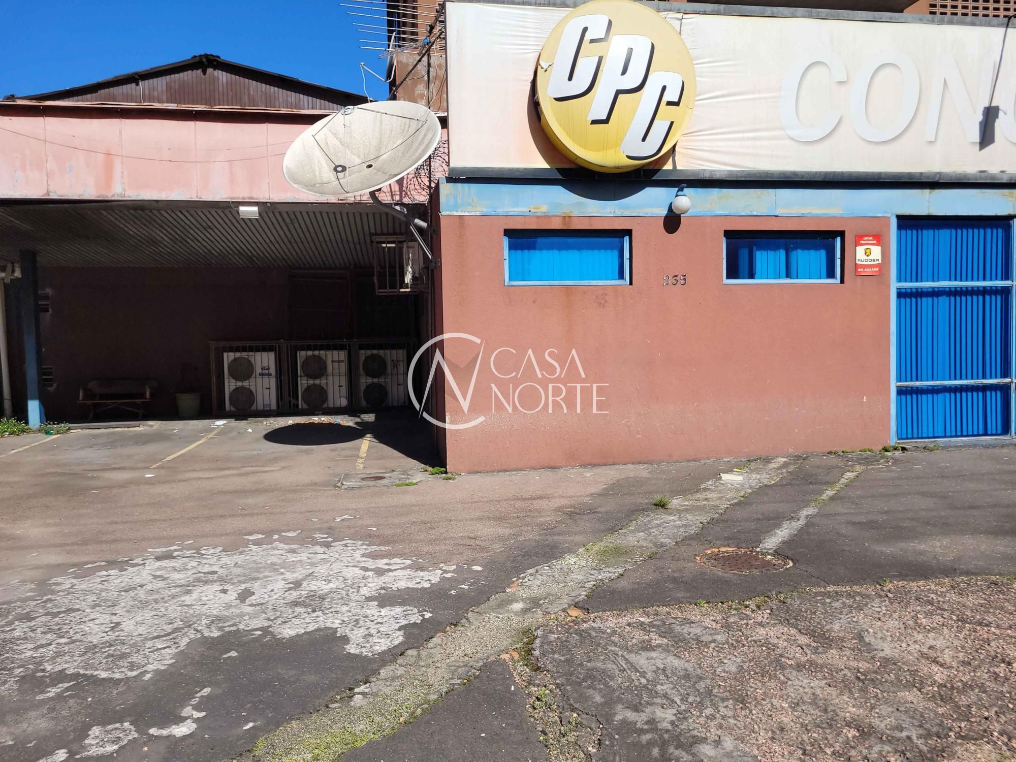 Loja à venda com 5 quartos, 2277m², 10 vagas, Avenida Farrapos no bairro Floresta em Porto Alegre