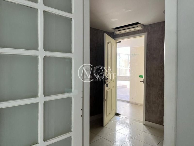 Sala Comercial à venda , 44m², Avenida Cristóvão Colombo no bairro Moinhos de Vento em Porto Alegre