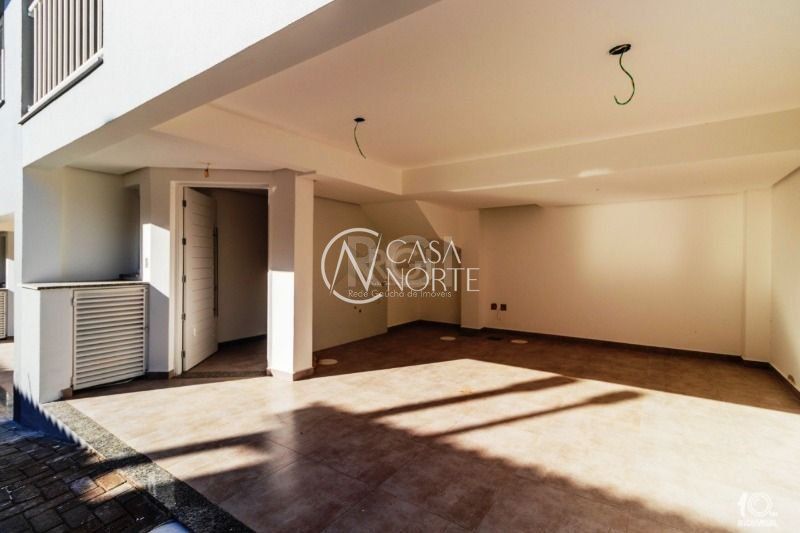 Casa de Condomínio à venda com 2 quartos, 115m², 1 suíte, 2 vagas, Rua Padre João Batista Reus no bairro Vila Conceição em Porto Alegre