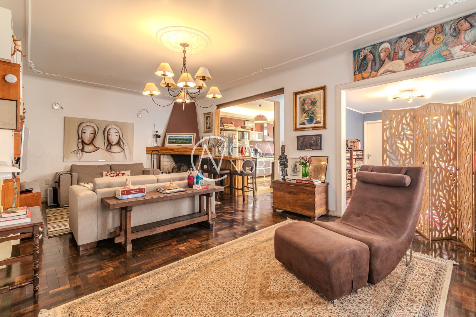 Casa à venda com 3 quartos, 286m², 2 suítes, 3 vagas, Rua Professor Juvenal Miler no bairro Rio Branco em Porto Alegre