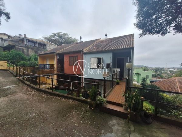 Casa de Condomínio à venda com 3 quartos, 118m², 1 suíte, 1 vaga, Rua dos Guananas no bairro Espírito Santo em Porto Alegre