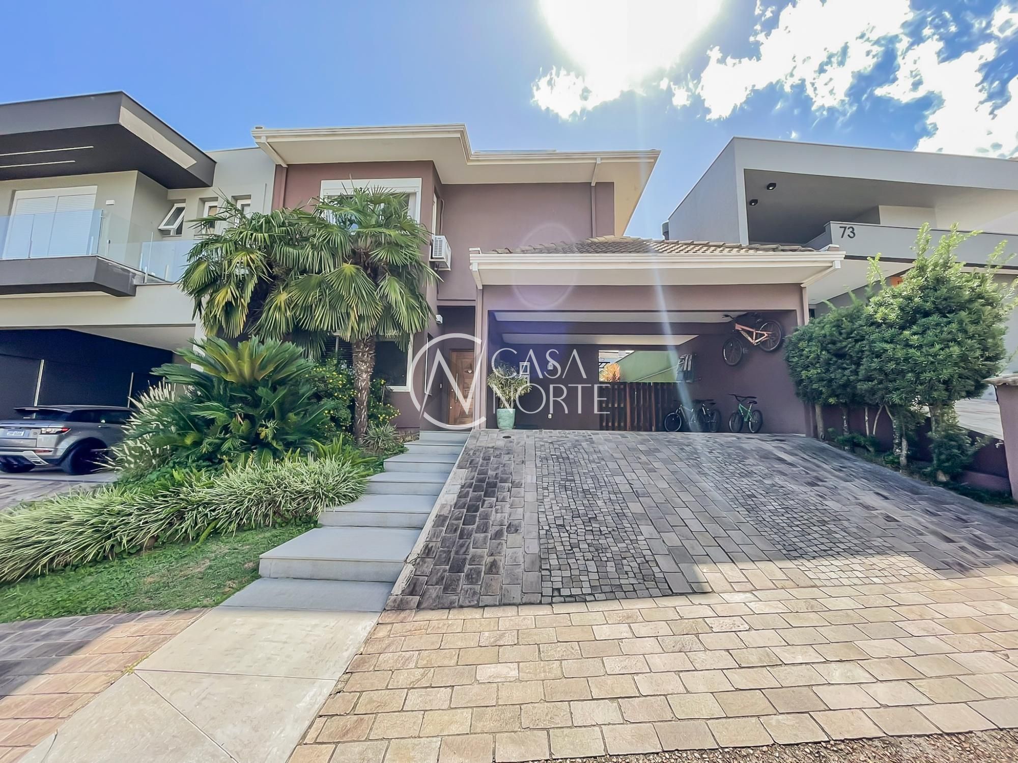 Casa de Condomínio à venda com 3 quartos, 202m², 1 suíte, 2 vagas, Rua Francisco Solano Borges no bairro Hípica em Porto Alegre