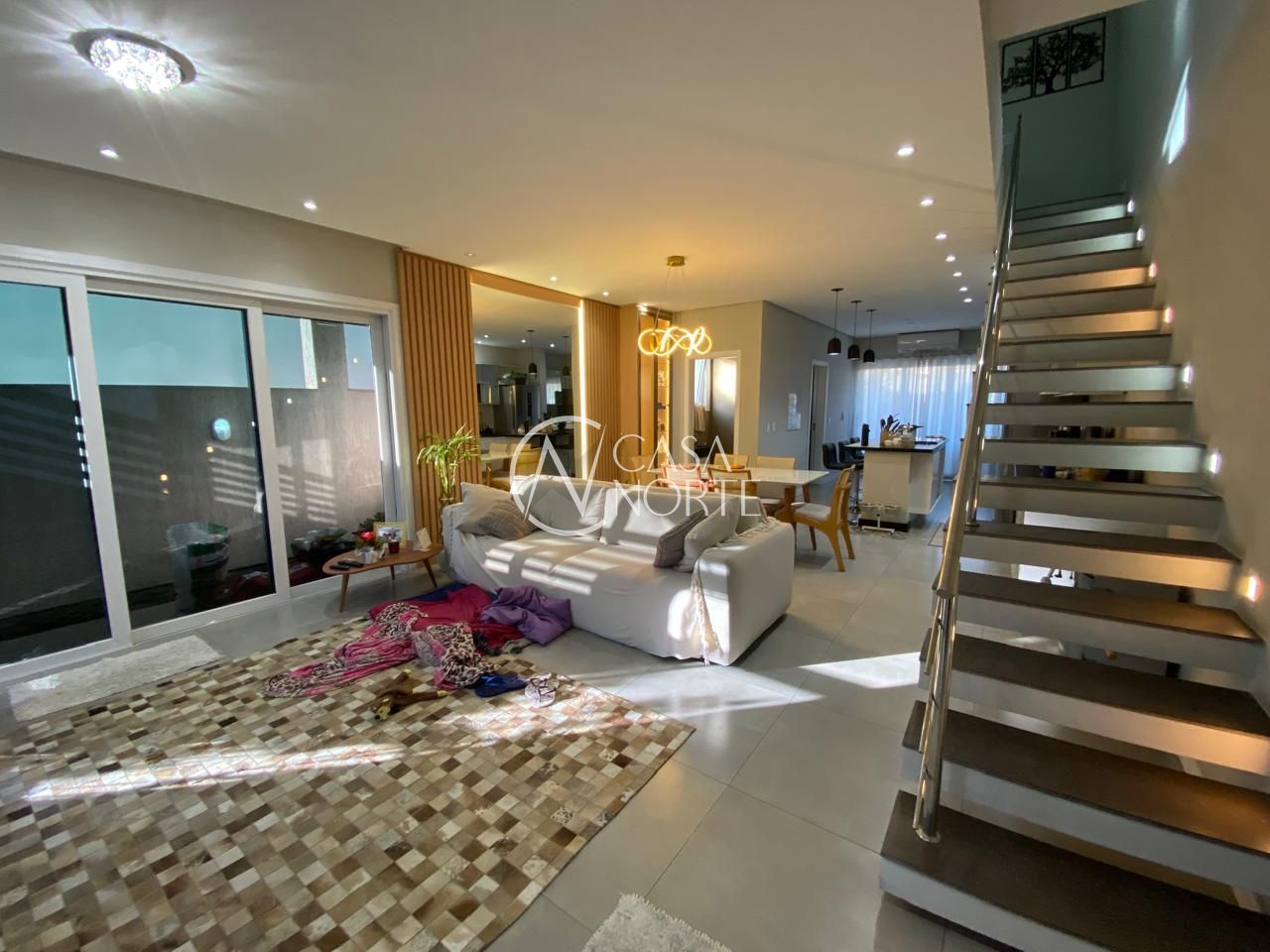 Casa de Condomínio à venda com 3 quartos, 183m², 3 suítes, 2 vagas, Rua Jean Vardaramatos no bairro Hípica em Porto Alegre