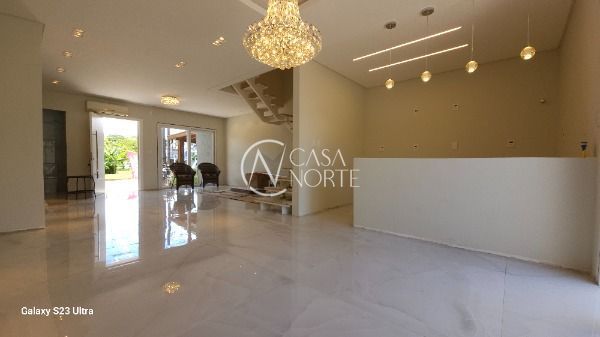 Casa à venda com 3 quartos, 175m², 1 suíte, 2 vagas, Rua Carlos Maximiliano Fayet no bairro Hípica em Porto Alegre