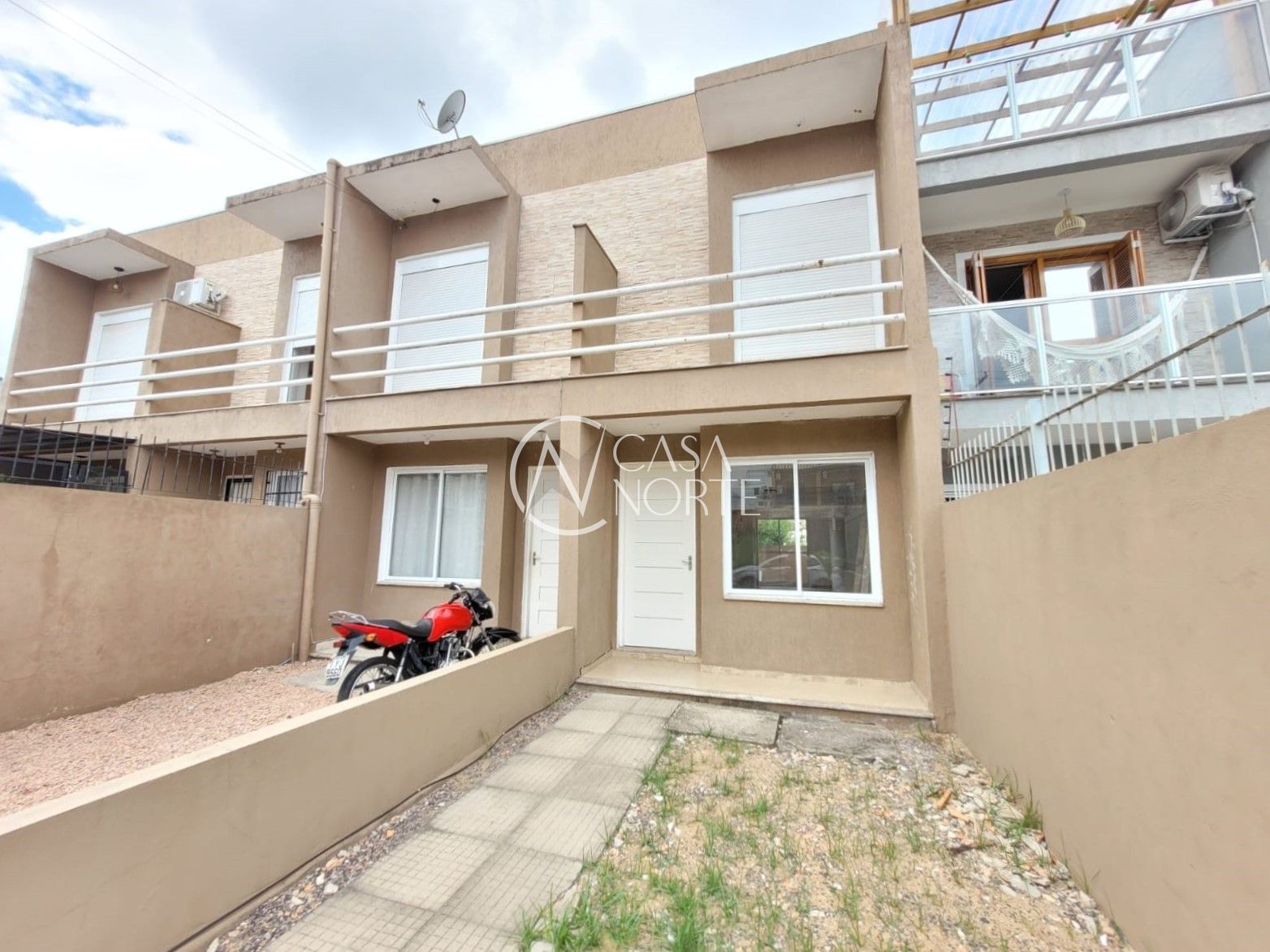 Casa à venda com 2 quartos, 79m², 1 suíte, 1 vaga, Rua Luzinete Alves Aragon no bairro Hípica em Porto Alegre