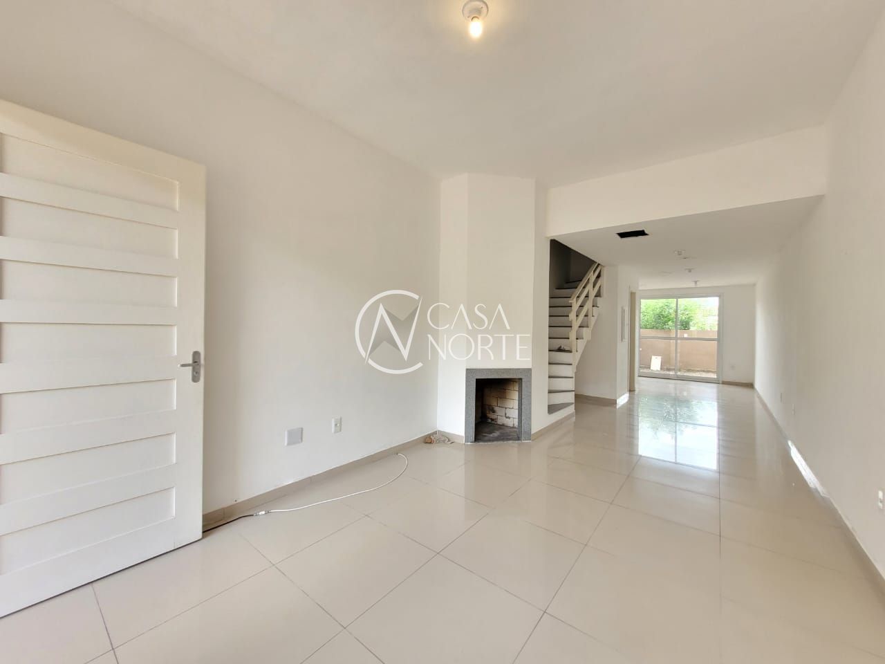 Casa à venda com 2 quartos, 79m², 1 suíte, 1 vaga, Rua Luzinete Alves Aragon no bairro Hípica em Porto Alegre