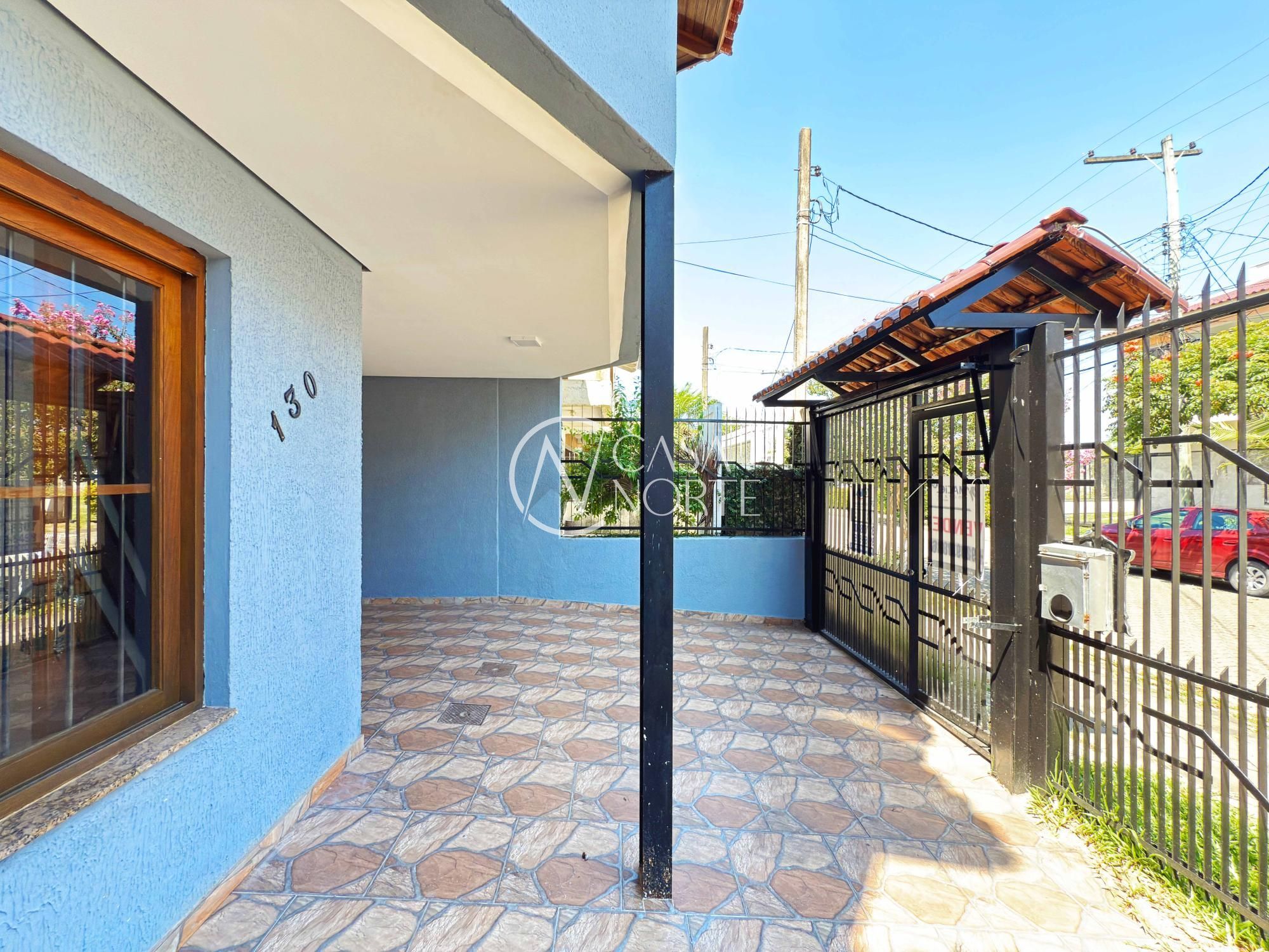 Casa à venda com 2 quartos, 208m², 2 suítes, 3 vagas, Rua Guatambu no bairro Hípica em Porto Alegre