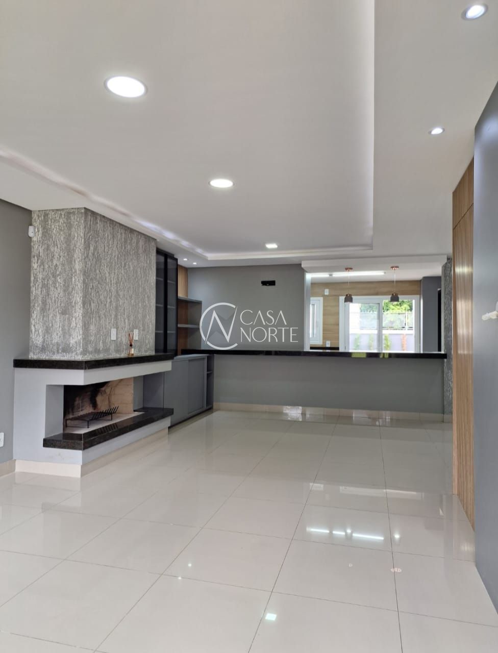 Casa à venda com 3 quartos, 160m², 1 suíte, 2 vagas, Rua Ivo Walter Kern no bairro Hípica em Porto Alegre