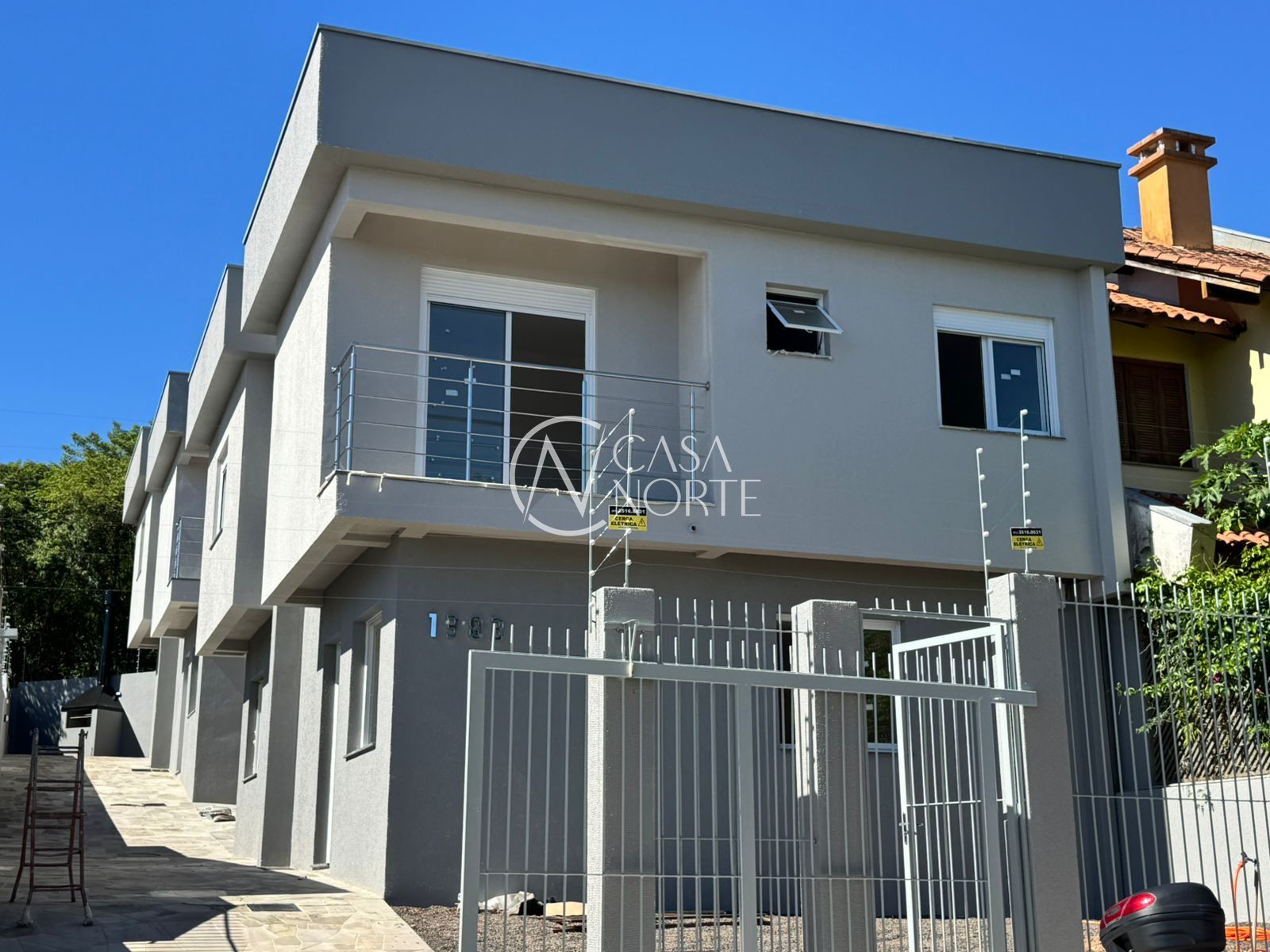 Sobrado à venda com 2 quartos, 85m², 1 vaga, Rua Liberal no bairro Tristeza em Porto Alegre