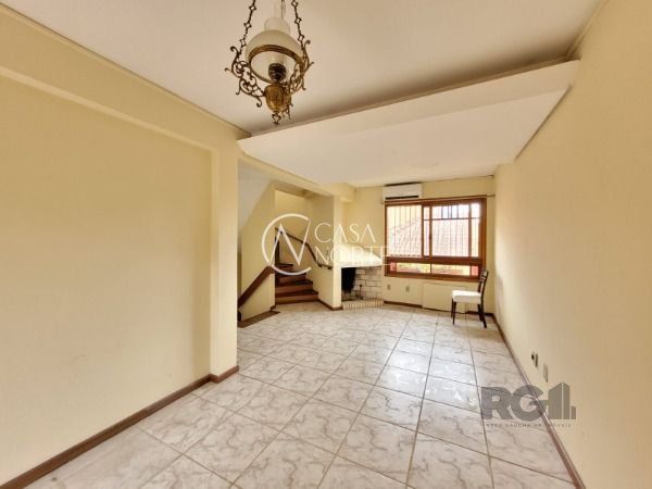 Casa de Condomínio à venda com 3 quartos, 190m², 1 suíte, 2 vagas, Rua Giorgio Negroni no bairro Espírito Santo em Porto Alegre