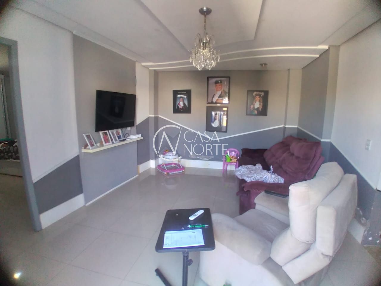 Casa à venda com 5 quartos, 180m², 1 suíte, 2 vagas, Rua Panambi no bairro Cavalhada em Porto Alegre