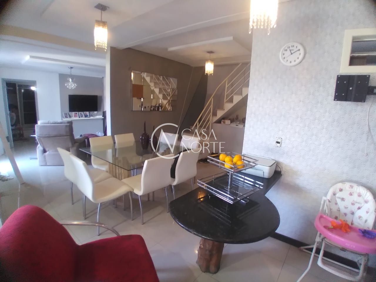 Casa à venda com 5 quartos, 180m², 1 suíte, 2 vagas, Rua Panambi no bairro Cavalhada em Porto Alegre