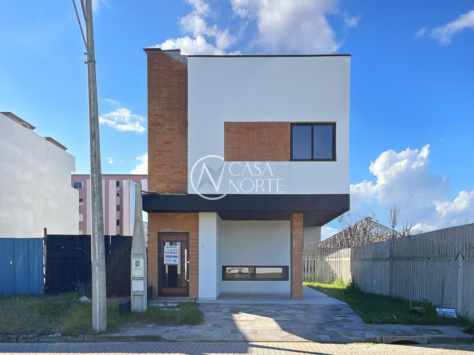 Casa à venda com 3 quartos, 173m², 1 suíte, 2 vagas, Rua Lucindo Antônio Bottin no bairro Hípica em Porto Alegre