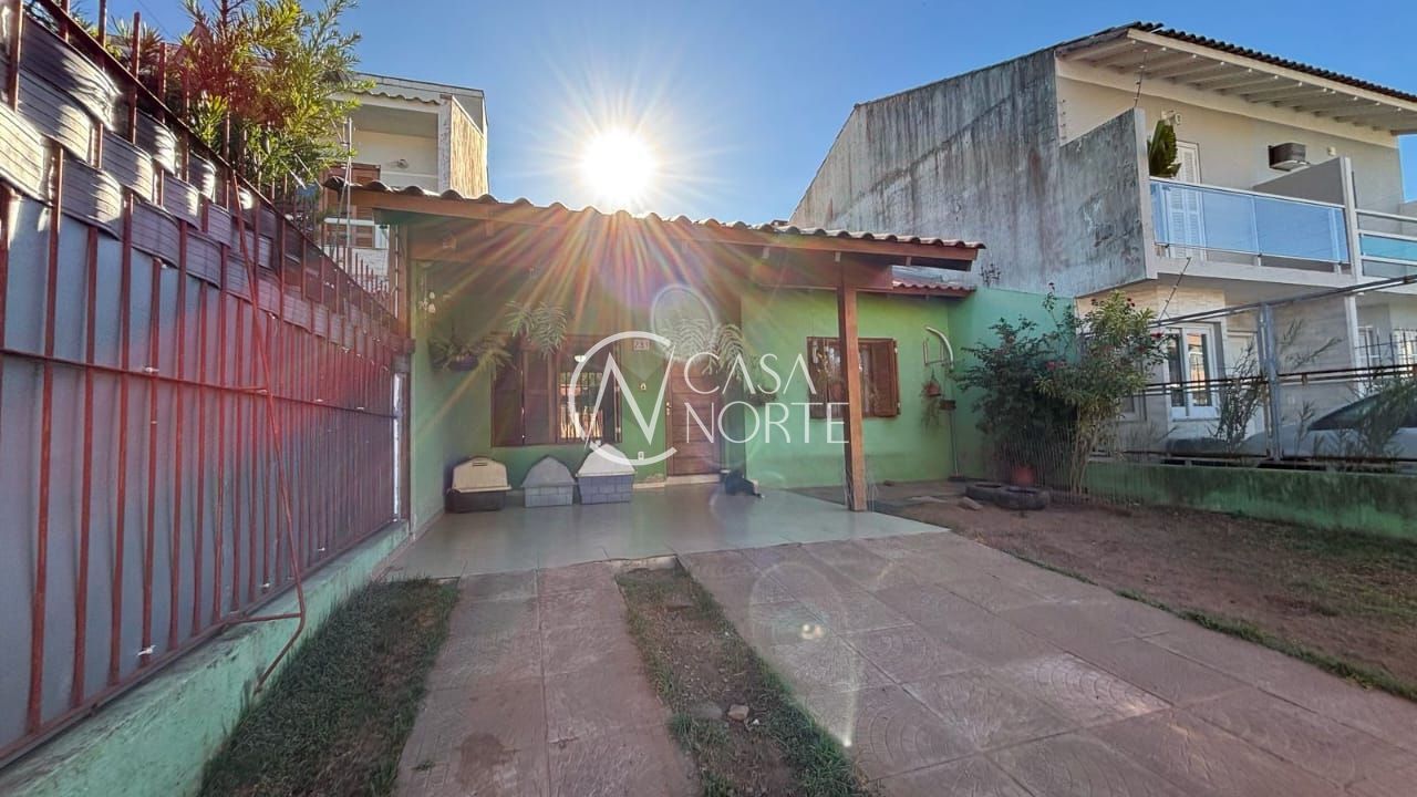 Casa à venda com 3 quartos, 96m², 1 suíte, 2 vagas, Rua Nestor José Nitschke no bairro Guarujá em Porto Alegre