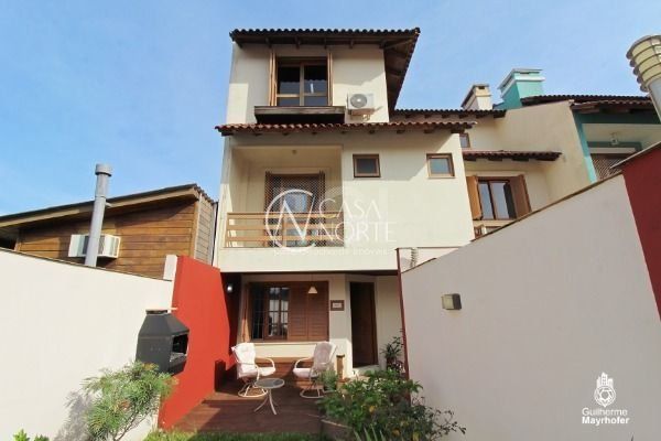 Casa à venda com 4 quartos, 178m², 2 suítes, 2 vagas, Rua Kyve T. Knijnik no bairro Espírito Santo em Porto Alegre