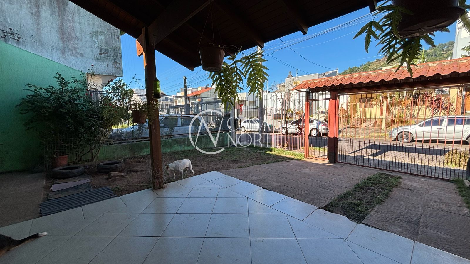 Casa à venda com 3 quartos, 96m², 1 suíte, 2 vagas, Rua Nestor José Nitschke no bairro Guarujá em Porto Alegre