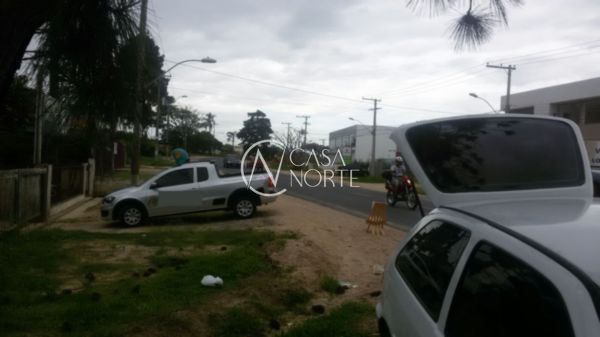 Terreno à venda  com 400m², Avenida Edgar Pires de Castro no bairro Hípica em Porto Alegre