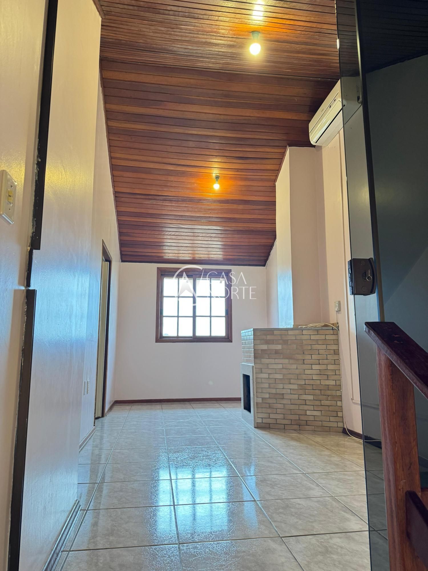 Casa de Condomínio à venda com 3 quartos, 131m², 1 suíte, 1 vaga, Rua Irmão Augusto Duflot no bairro Serraria em Porto Alegre