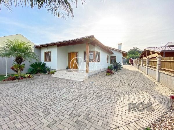 Casa à venda com 3 quartos, 200m², 1 suíte, 2 vagas, Avenida Inácio Antônio da Silva no bairro Belém Novo em Porto Alegre