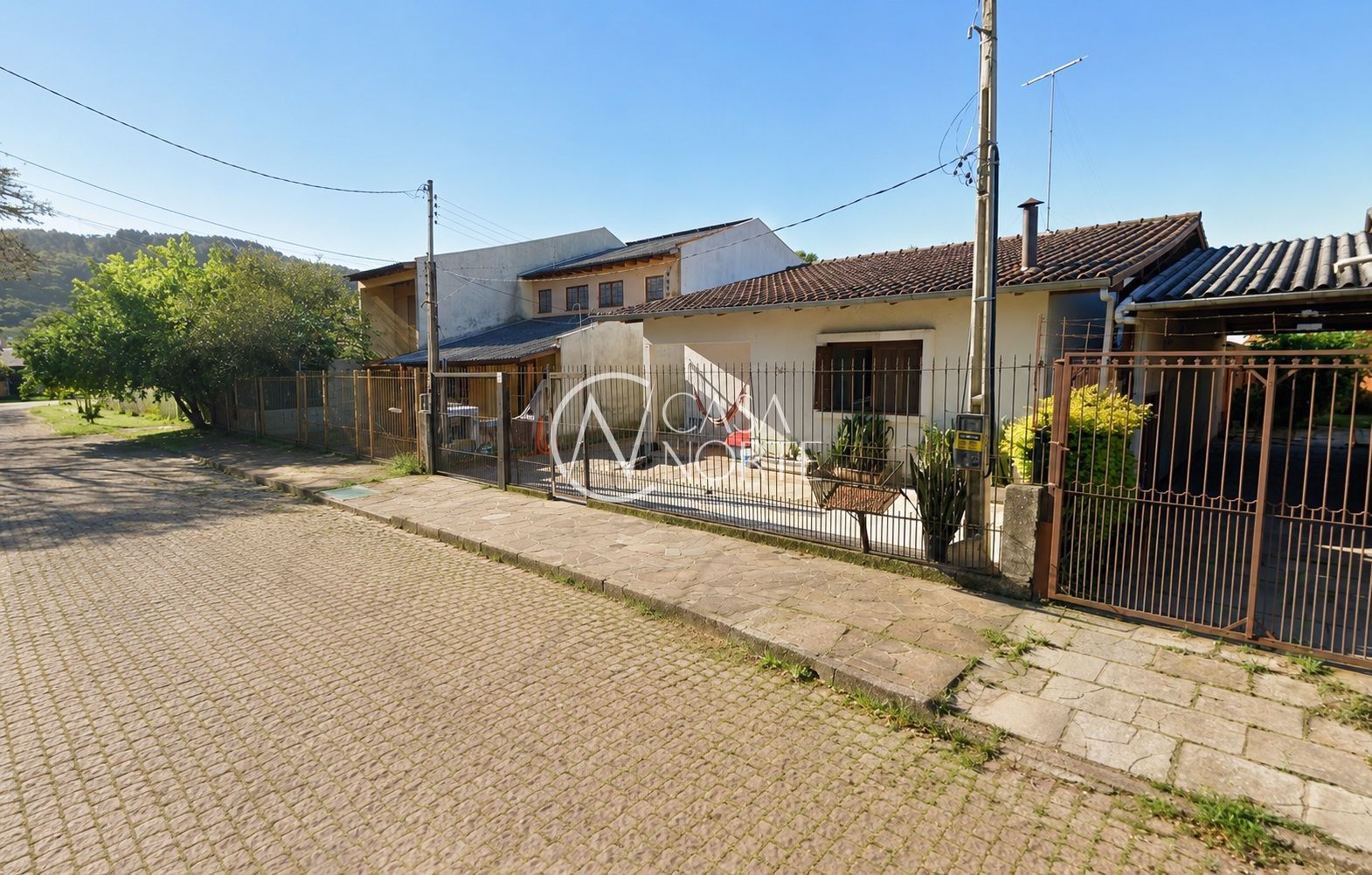 Casa à venda com 3 quartos, 150m², 5 vagas, Rua João Lúcio Marques no bairro Aberta dos Morros em Porto Alegre