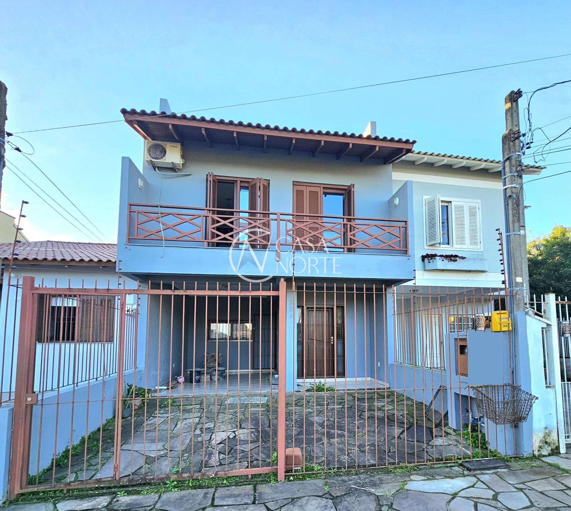 Casa à venda com 4 quartos, 207m², 1 suíte, 2 vagas, Rua Constantino Fernando Onorato Bottin no bairro Hípica em Porto Alegre