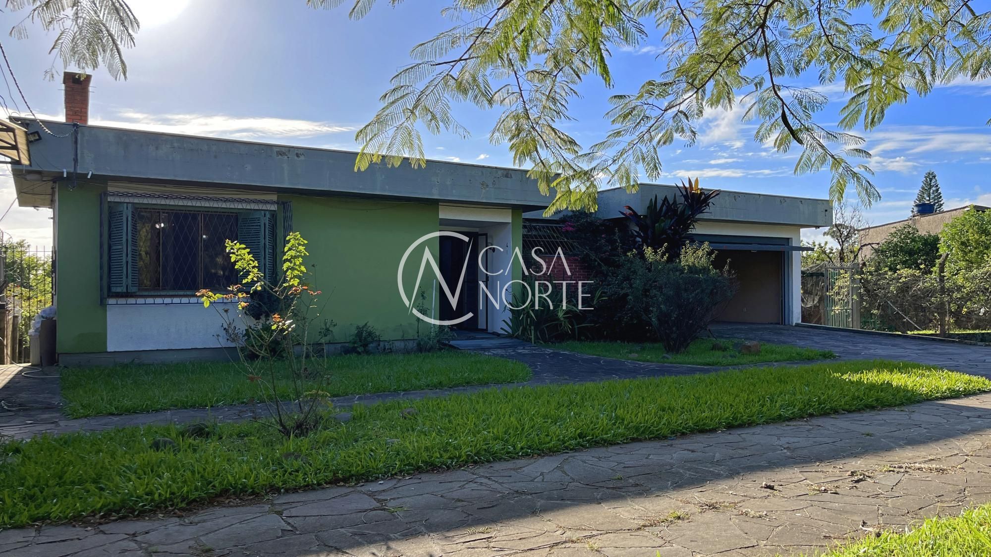 Casa à venda com 4 quartos, 1967m², 1 suíte, 2 vagas, Rua Domício da Gama no bairro Glória em Porto Alegre