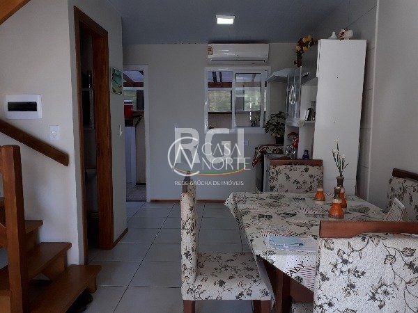Casa de Condomínio à venda com 2 quartos, 58m², 1 vaga, Rua Capitao Pedroso no bairro Restinga em Porto Alegre