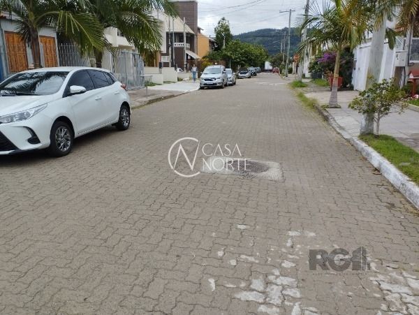 Terreno à venda  com 191m², Rua Álamo no bairro Hípica em Porto Alegre