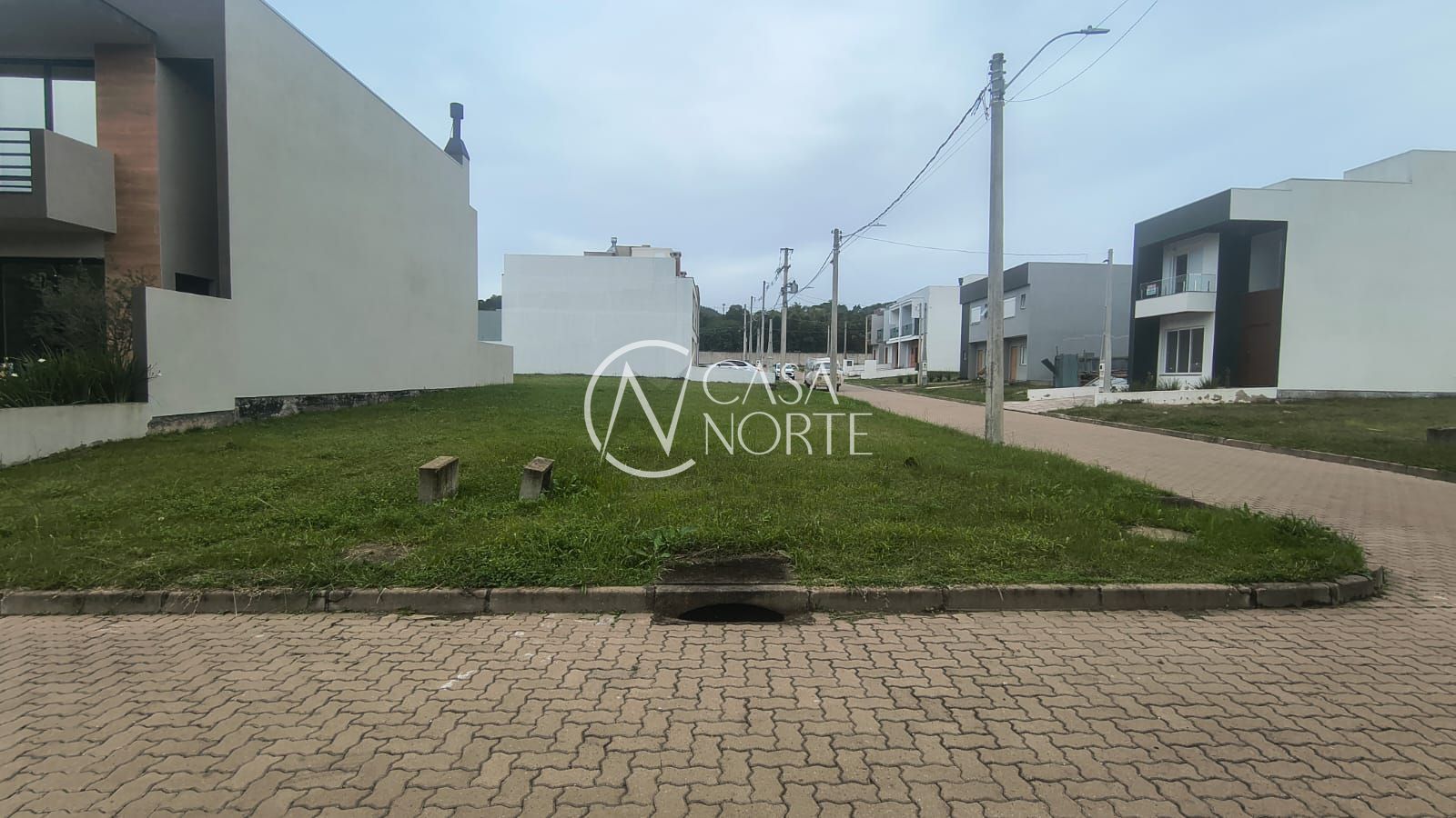 Terreno à venda  com 135m², Estrada Jorge Pereira Nunes no bairro Campo Novo em Porto Alegre