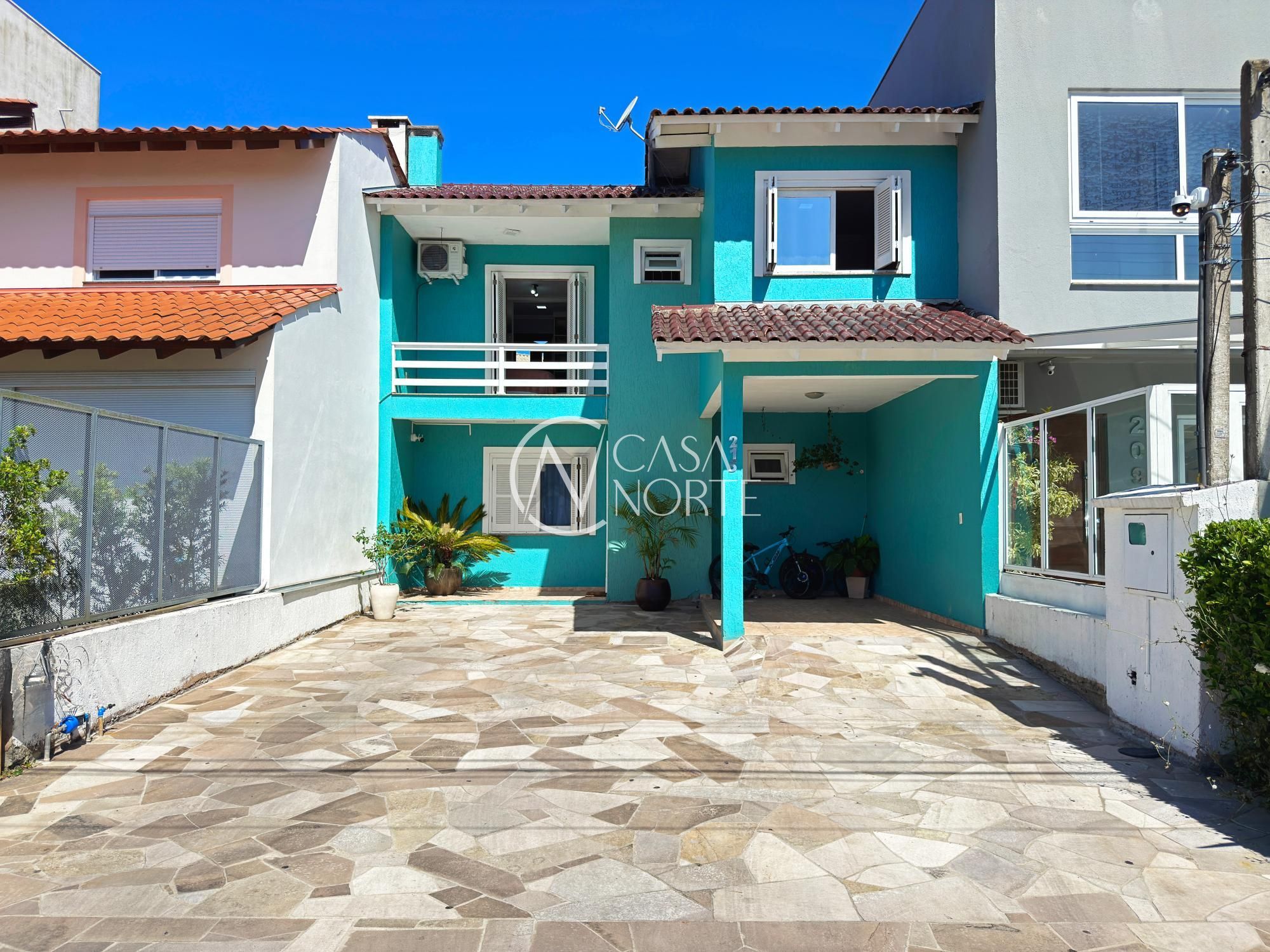 Casa à venda com 3 quartos, 128m², 1 suíte, 4 vagas, Carlos Maximiliano Fayet no bairro Aberta dos Morros em Porto Alegre