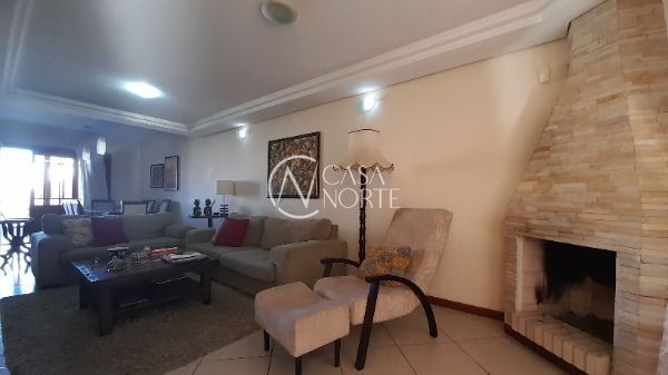 Casa à venda com 3 quartos, 192m², 1 suíte, 4 vagas, Rua Ancara no bairro Espírito Santo em Porto Alegre