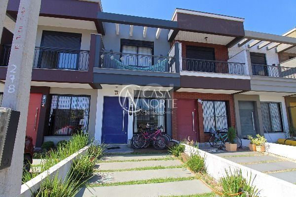 Casa à venda com 2 quartos, 111m², 2 suítes, 1 vaga, Rua Irany de Oliveira Santanna no bairro Hípica em Porto Alegre