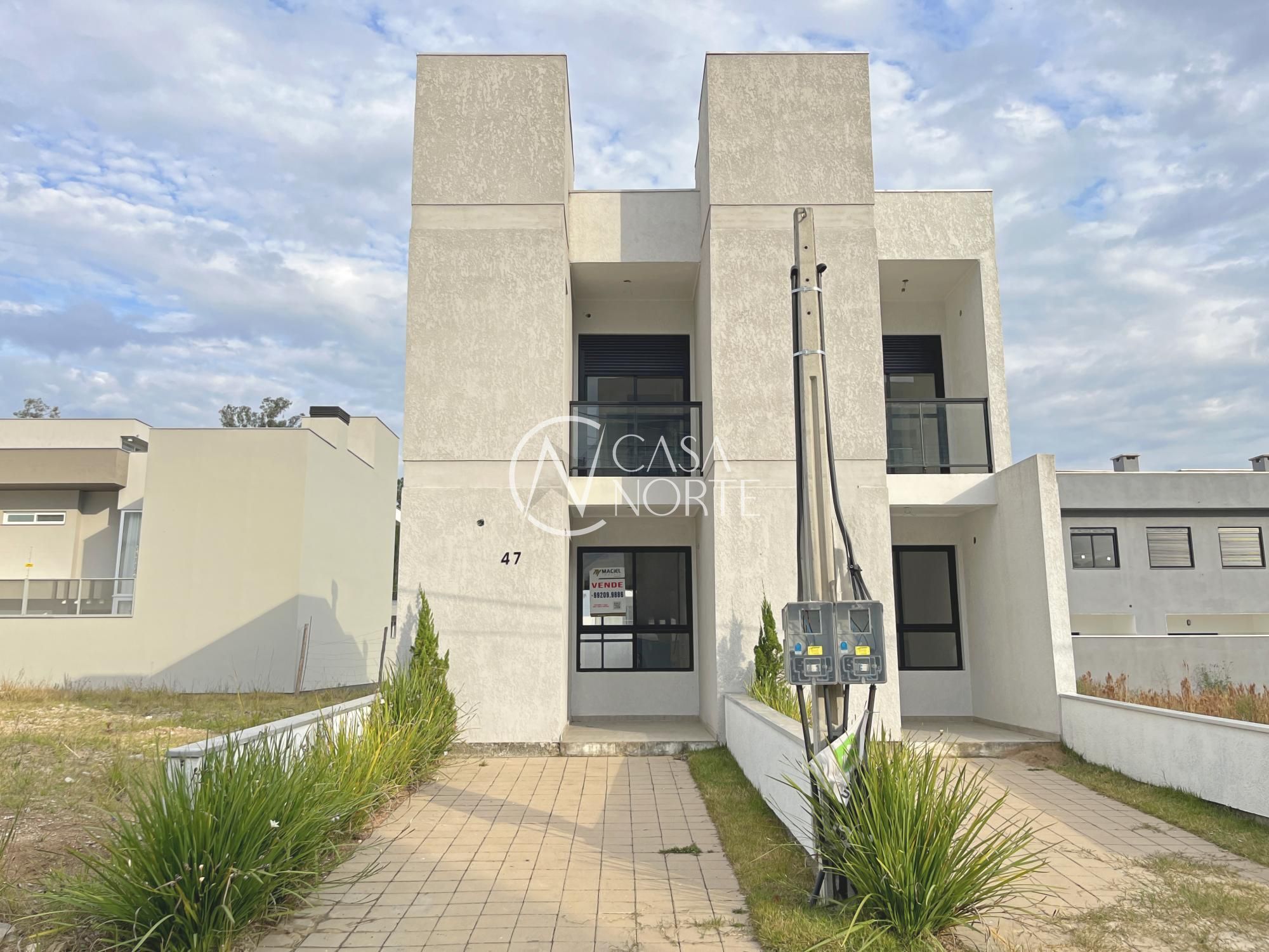 Casa à venda com 2 quartos, 81m², 2 suítes, 1 vaga, Rua Miguel Castro da Silva no bairro Hípica em Porto Alegre