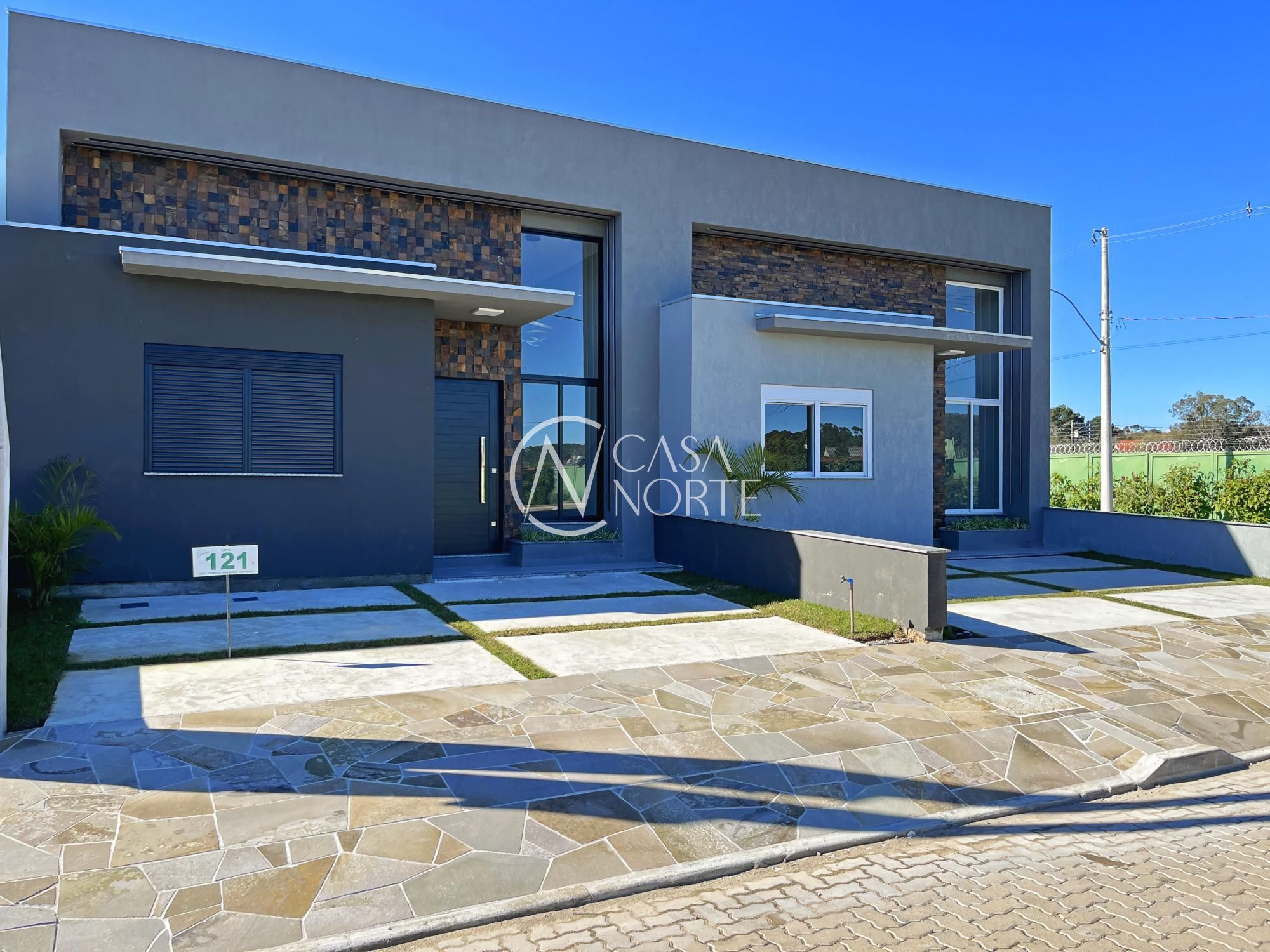 Casa de Condomínio à venda com 3 quartos, 95m², 1 suíte, 2 vagas, Avenida Juca Batista no bairro Hípica em Porto Alegre