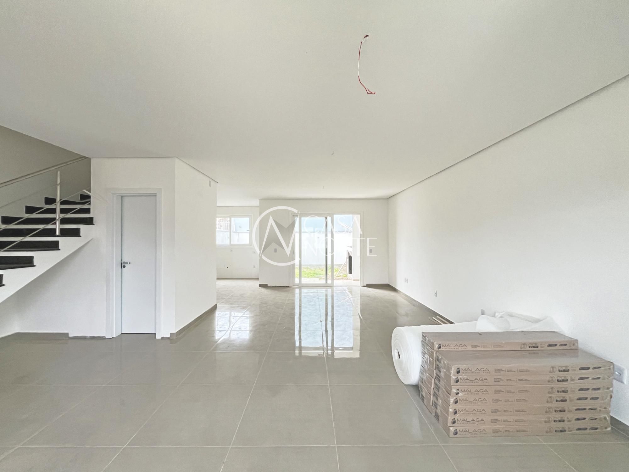 Casa à venda com 3 quartos, 142m², 3 suítes, 2 vagas, Rua Embira no bairro Hípica em Porto Alegre