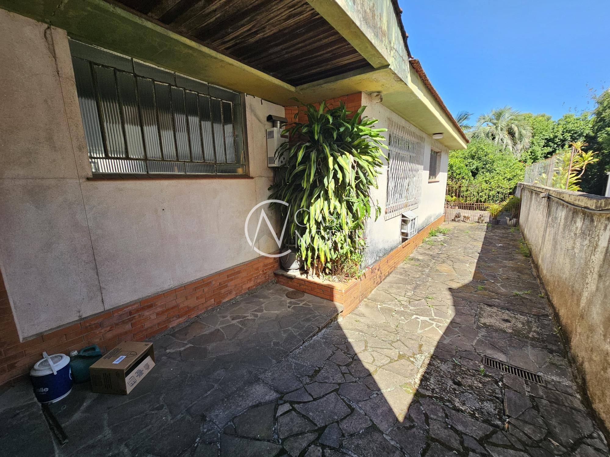 Casa à venda com 3 quartos, 265m², 2 vagas, Rua Doutor Armando Barbedo no bairro Tristeza em Porto Alegre