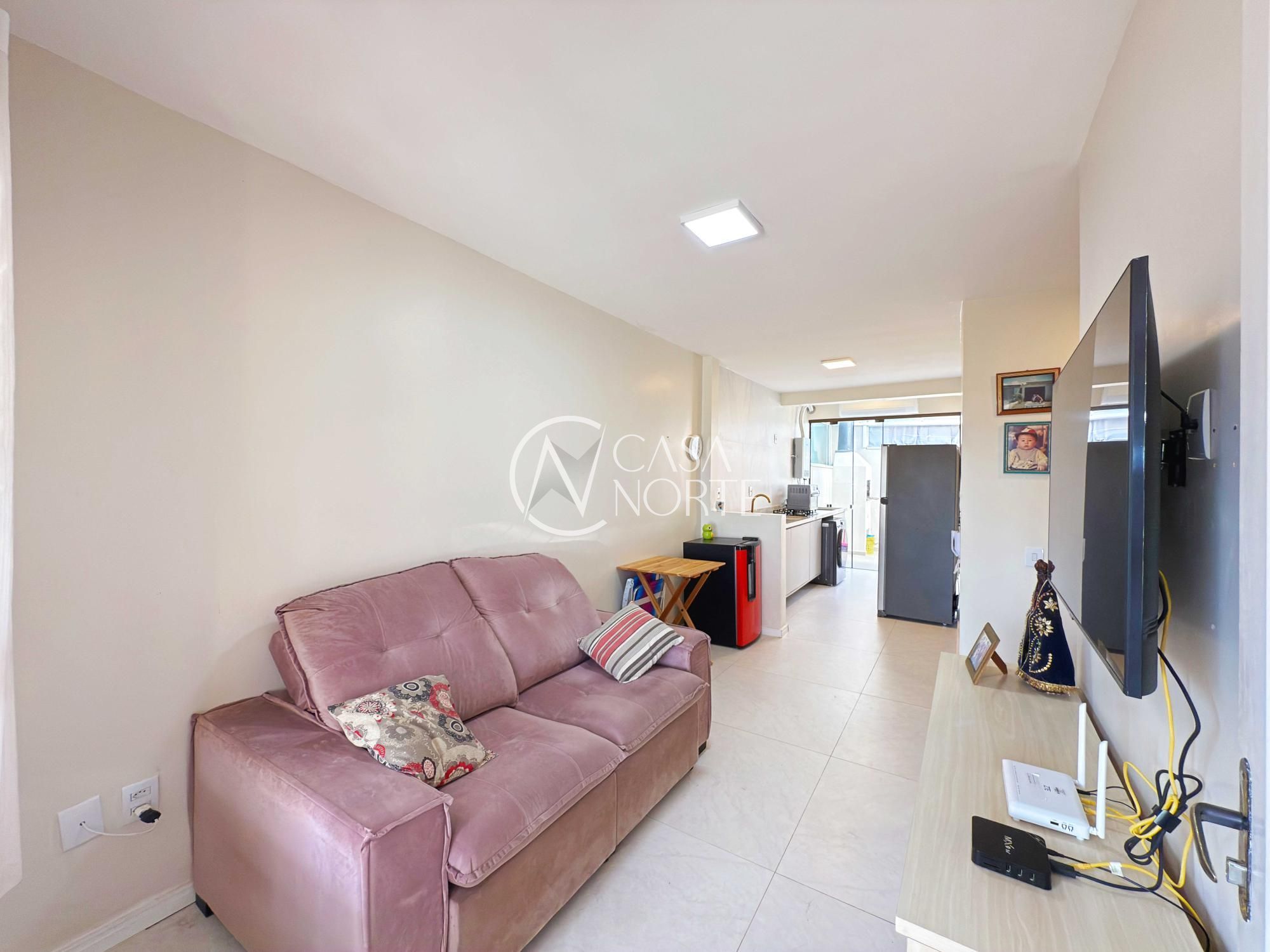 Casa de Condomínio à venda com 2 quartos, 52m², 2 vagas, Rua Embira no bairro Hípica em Porto Alegre