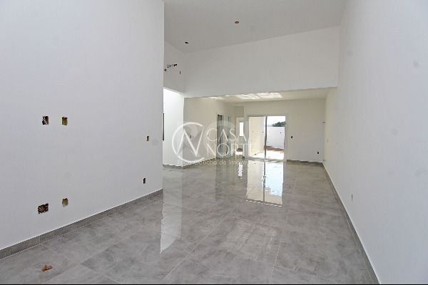 Casa à venda com 3 quartos, 110m², 1 suíte, 2 vagas, Rua Jean Vardaramatos no bairro Hípica em Porto Alegre