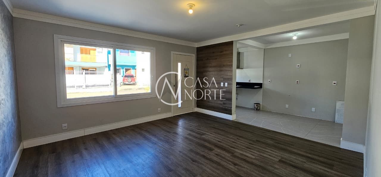 Casa à venda com 2 quartos, 85m², 1 suíte, 2 vagas, Rua Corticeira no bairro Hípica em Porto Alegre