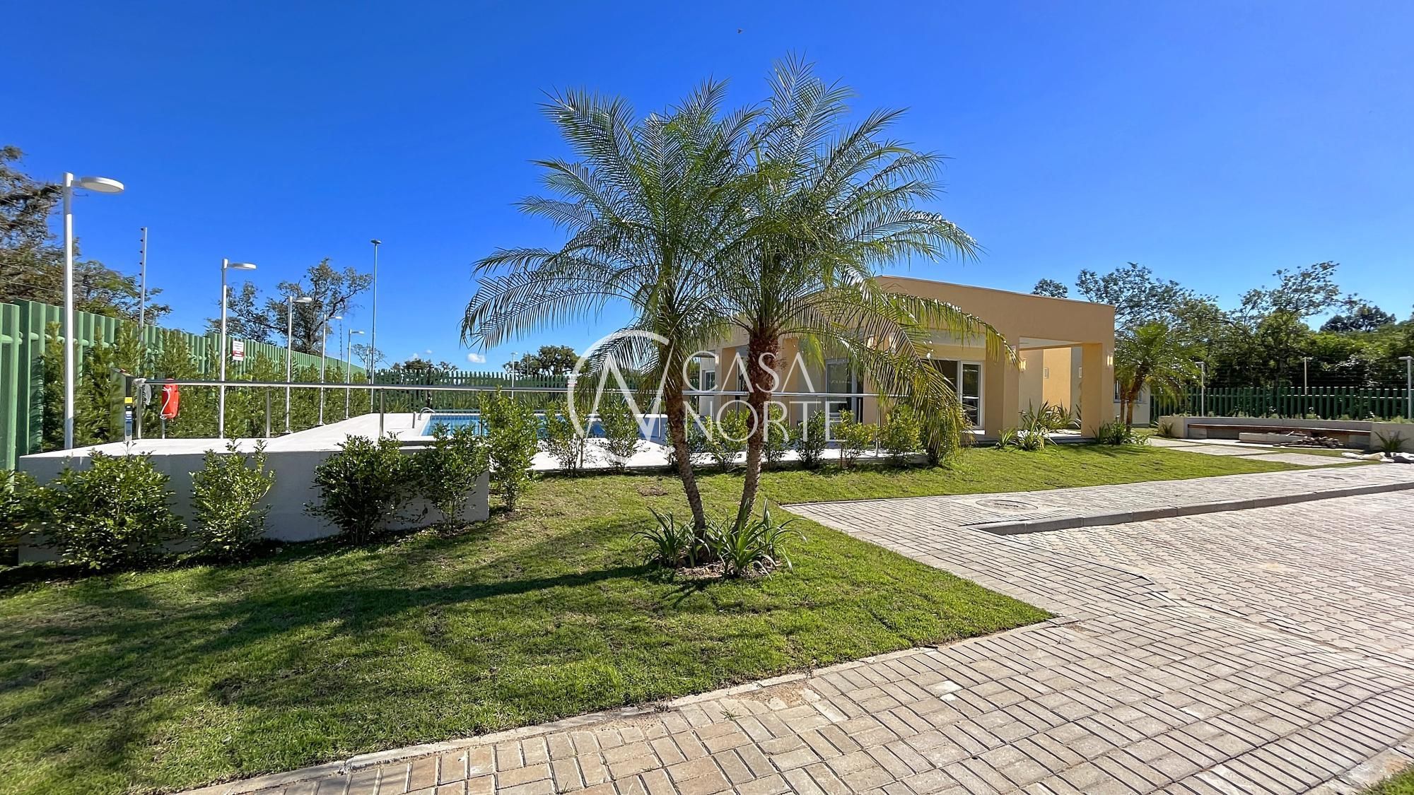 Terreno à venda  com 147m², Avenida Juca Batista no bairro Hípica em Porto Alegre