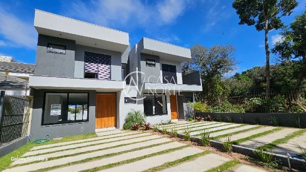 Casa à venda com 3 quartos, 187m², 3 suítes, 2 vagas, Rua Jacarei no bairro Ipanema em Porto Alegre