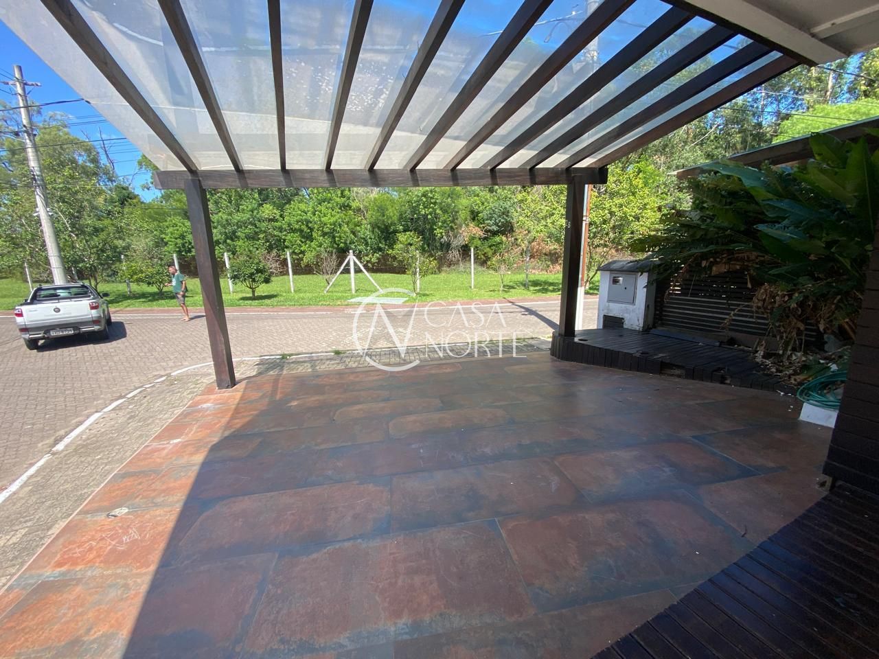 Casa de Condomínio à venda com 3 quartos, 232m², 1 suíte, 2 vagas, Rua Carlos Maximiliano Fayet no bairro Hípica em Porto Alegre