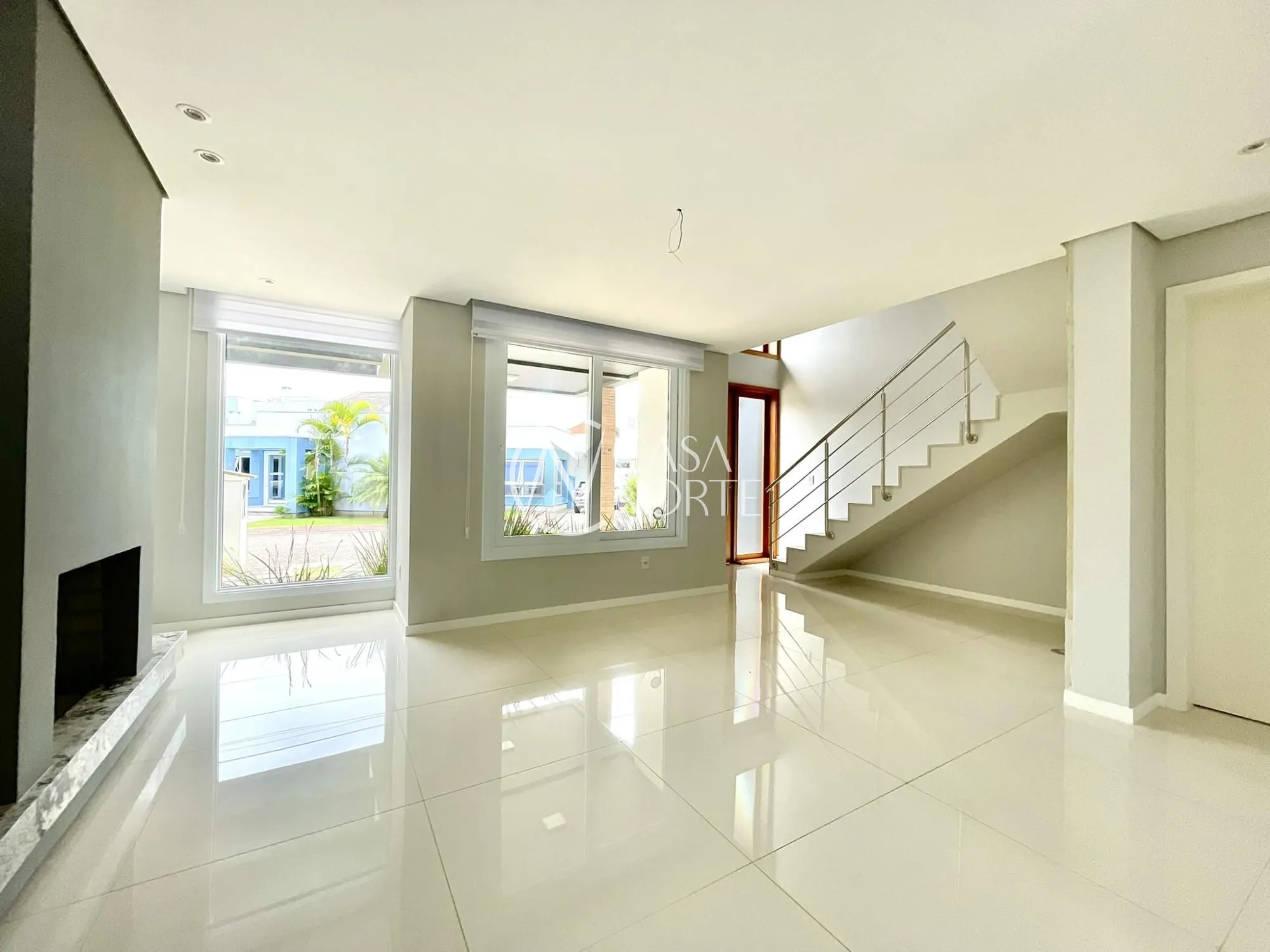 Casa de Condomínio à venda com 3 quartos, 146m², 1 suíte, 2 vagas, Rua Carlos Maximiliano Fayet no bairro Hípica em Porto Alegre