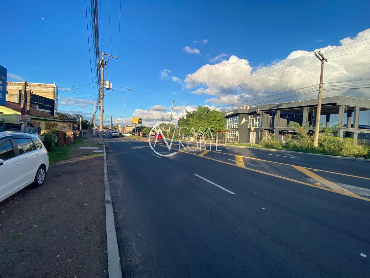 Terreno Comercial à venda  com 583m², Avenida Edgar Pires de Castro no bairro Hípica em Porto Alegre