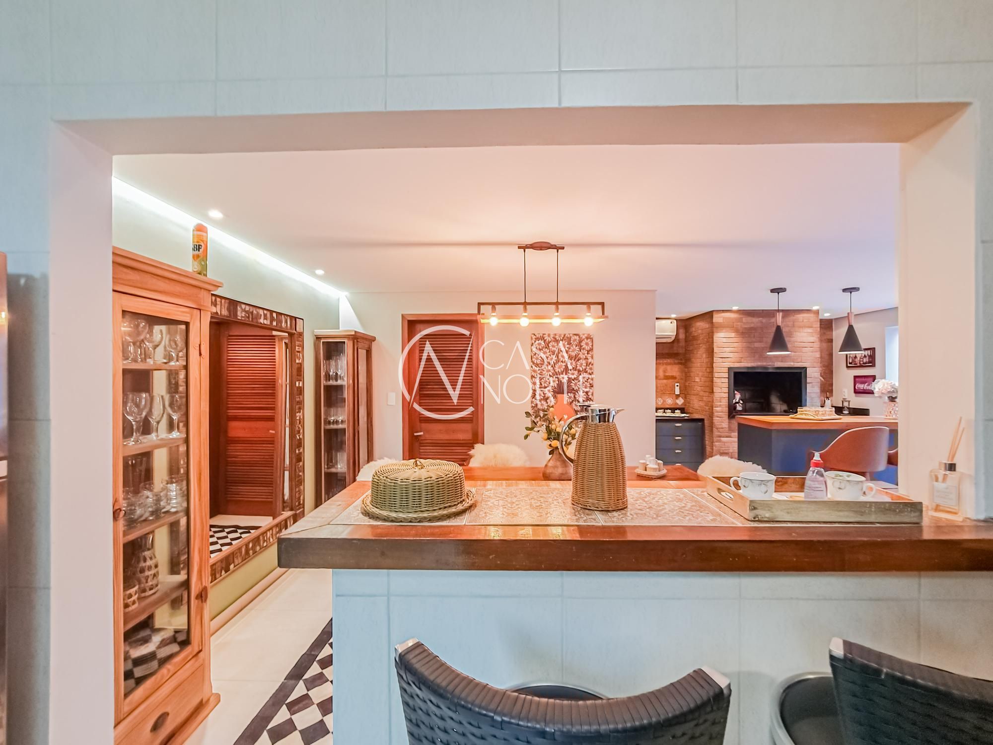 Casa de Condomínio à venda com 3 quartos, 188m², 1 suíte, 3 vagas, Rua Ladislau Neto no bairro Ipanema em Porto Alegre