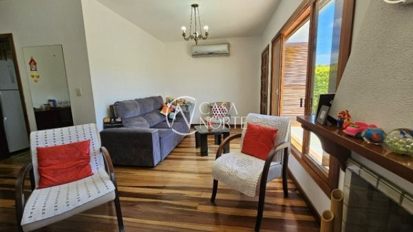 Casa de Condomínio à venda com 3 quartos, 110m², 1 suíte, 1 vaga, Avenida Edgar Pires de Castro no bairro Hípica em Porto Alegre