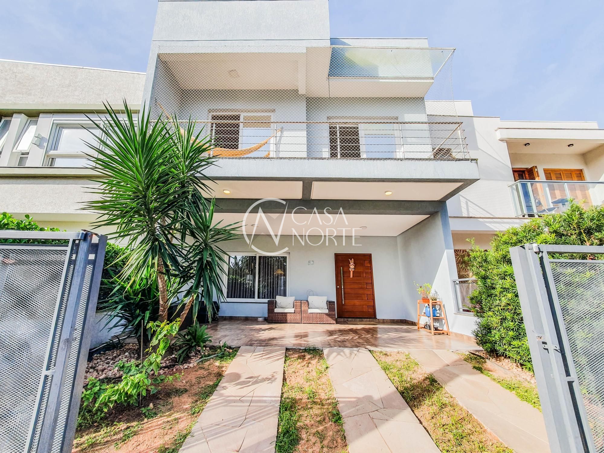 Casa de Condomínio à venda com 4 quartos, 220m², 4 suítes, 2 vagas, Rua Jean Vardaramatos no bairro Hípica em Porto Alegre