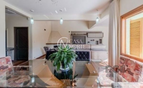 Casa à venda com 4 quartos, 600m², 2 suítes, 2 vagas, Rua Adao Pinheiro da Silva no bairro Aberta dos Morros em Porto Alegre
